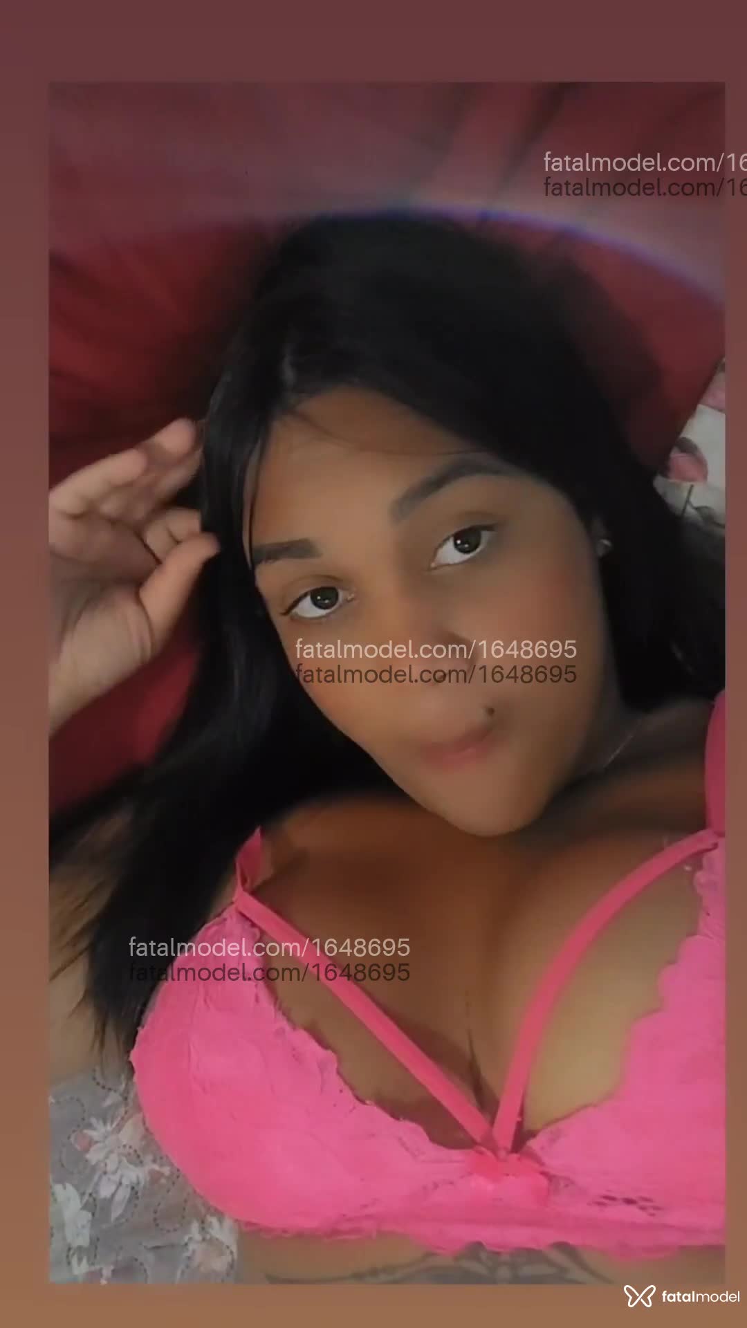 Acompanhante mulher com cabelo castanho de olhos castanhos em Varginha Acompanhante mulher com cabelo castanho de olhos castanhos em Varginha - Lolla