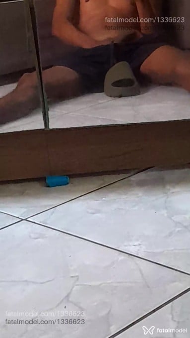 Acompanhante homem morena (o) de olhos castanhos - Nilldo