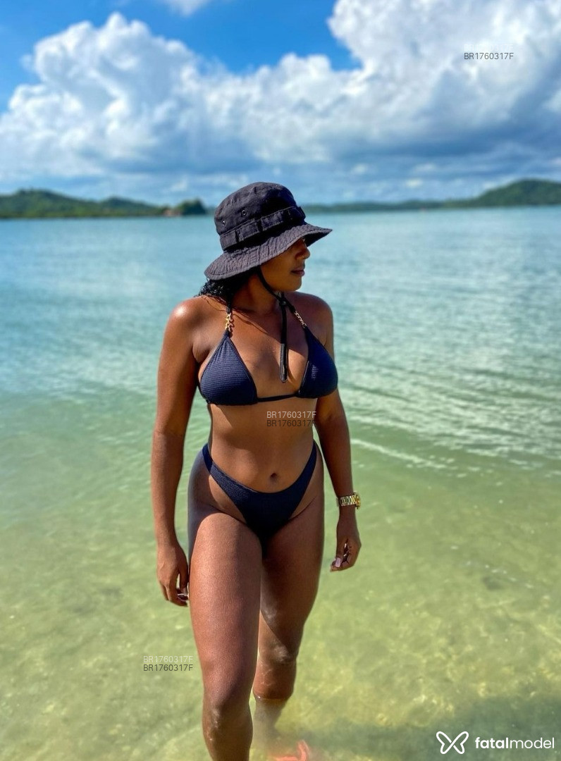 Acompanhante mulher com cabelo castanho de olhos castanhos em Porto Seguro Acompanhante mulher com cabelo castanho de olhos castanhos em Porto Seguro - Renata