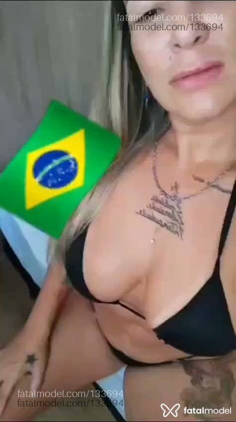 Acompanhante mulher loira (o) de olhos mel em Rio Claro - Marrie Urackh