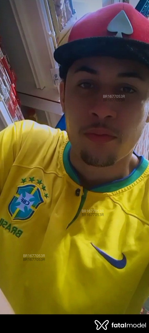 Acompanhante homem morena (o) de olhos castanhos em Virtual Acompanhante homem morena (o) de olhos castanhos em Virtual - Thomas