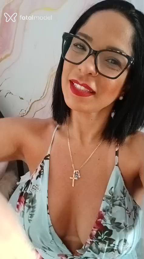 Acompanhante mulher morena (o) de olhos castanhos - Sara Oliveira Acompanhante mulher morena (o) de olhos castanhos - Sara Oliveira