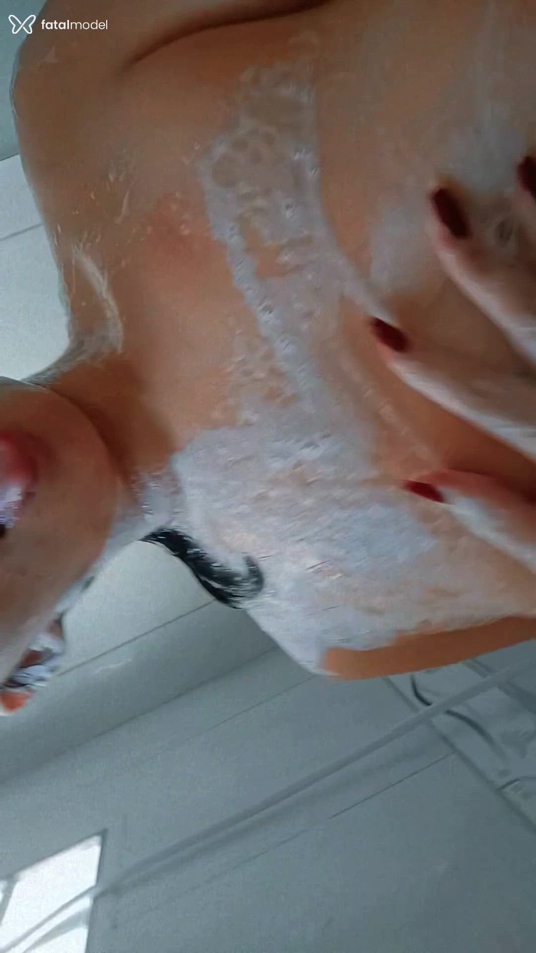 Acompanhante mulher com cabelo castanho de olhos castanhos em São José Acompanhante mulher com cabelo castanho de olhos castanhos em São José - Lays