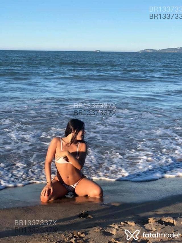 Acompanhante mulher morena (o) de olhos mel - Melany