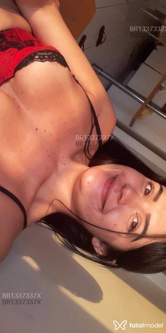 Acompanhante mulher morena (o) de olhos mel - Melany