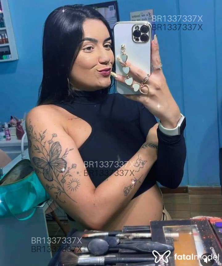 Acompanhante mulher morena (o) de olhos mel - Melany