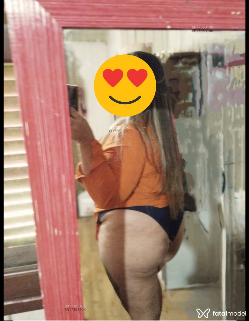 Acompanhante mulher com cabelo castanho de olhos mel em Torres Acompanhante mulher com cabelo castanho de olhos mel em Torres - Flavinha