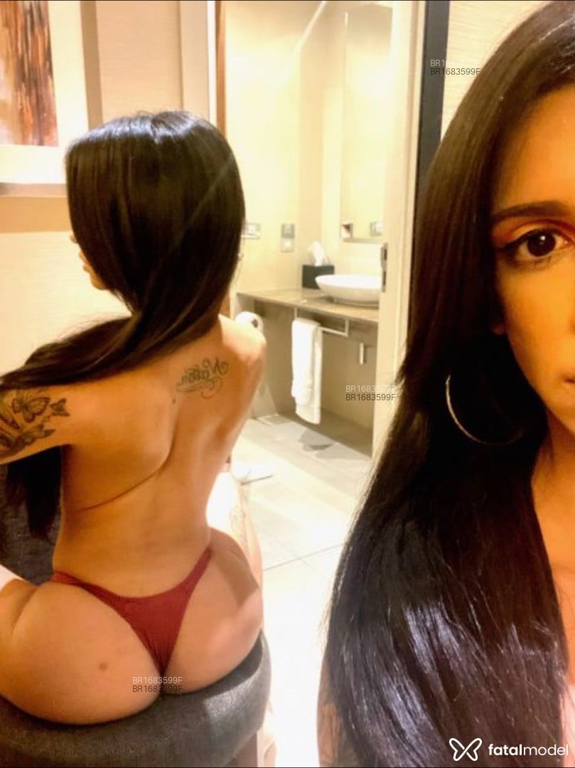 Acompanhante mulher trans loira (o) de olhos cinza em Rio de Janeiro - Michelle Duarte