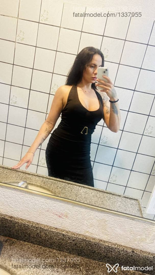 Acompanhante mulher trans com cabelo castanho de olhos castanhos - Aespetacular