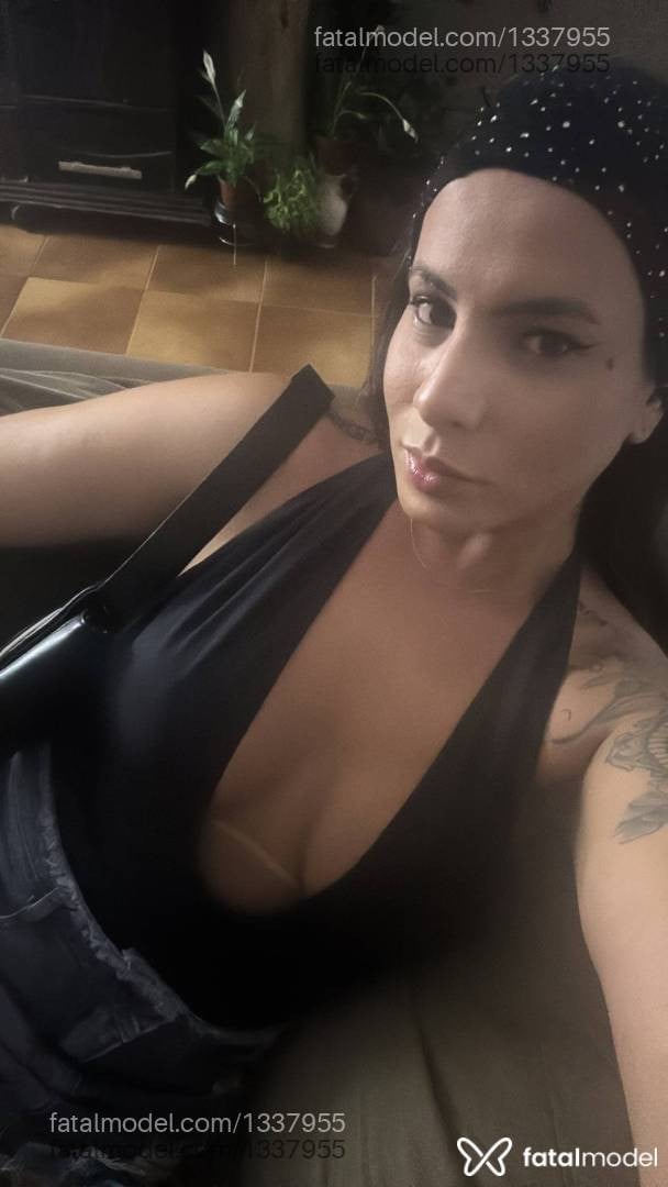 Acompanhante mulher trans com cabelo castanho de olhos castanhos - Aespetacular