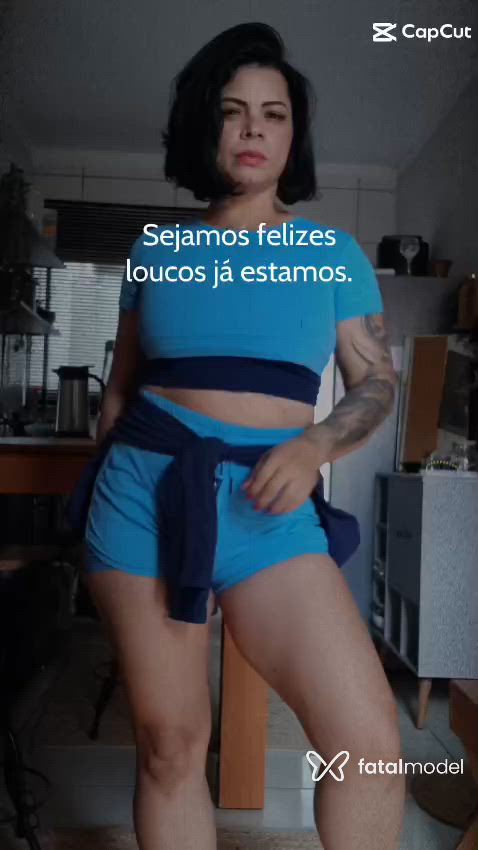 Acompanhante mulher morena (o) de olhos castanhos - Cléo Cleópatra