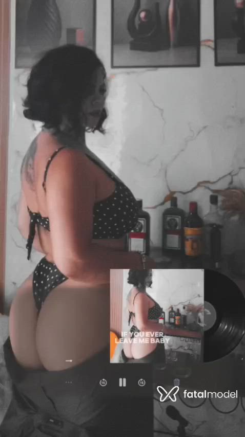 Acompanhante mulher morena (o) de olhos castanhos - Cléo Cleópatra