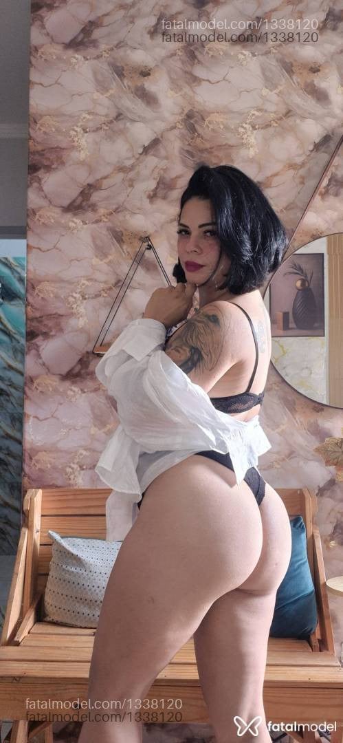 Acompanhante mulher morena (o) de olhos castanhos - Cléo Cleópatra