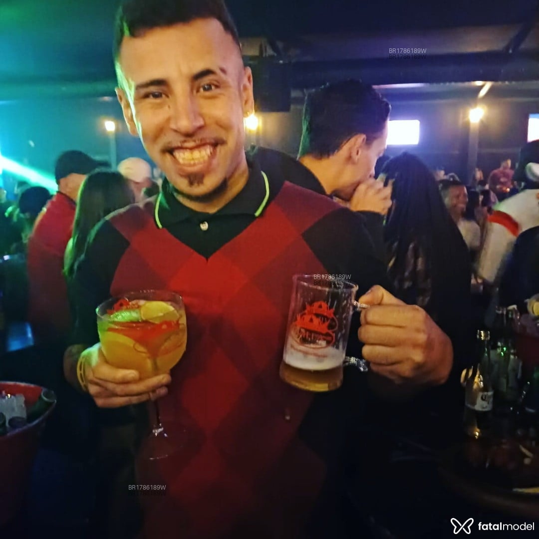 Acompanhante homem com cabelo castanho de olhos castanhos em Diadema - Jeehh