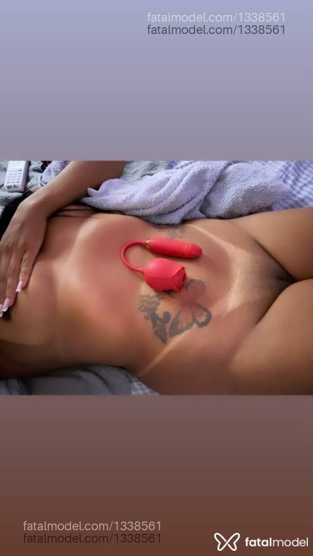 Acompanhante mulher morena (o) de olhos pretos - Geovanna