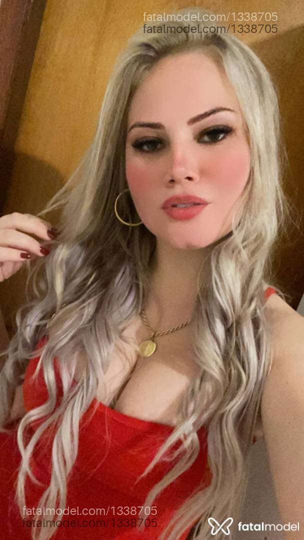 Acompanhante mulher loira (o) de olhos verdes - Bianca Tieli