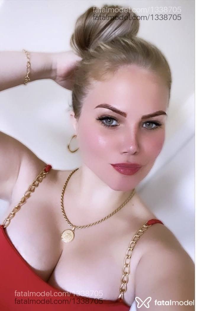 Acompanhante mulher loira (o) de olhos verdes - Bianca Tieli