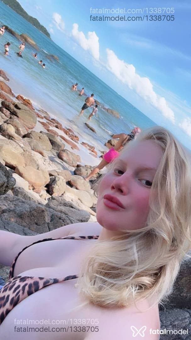 Acompanhante mulher loira (o) de olhos verdes em Passo Fundo - Bianca Tieli