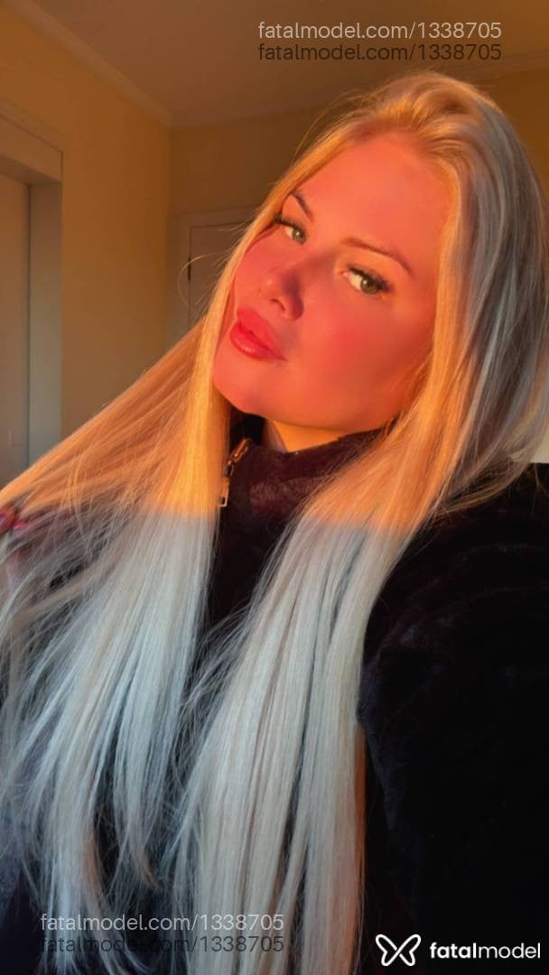 Acompanhante mulher loira (o) de olhos verdes - Bianca Tieli
