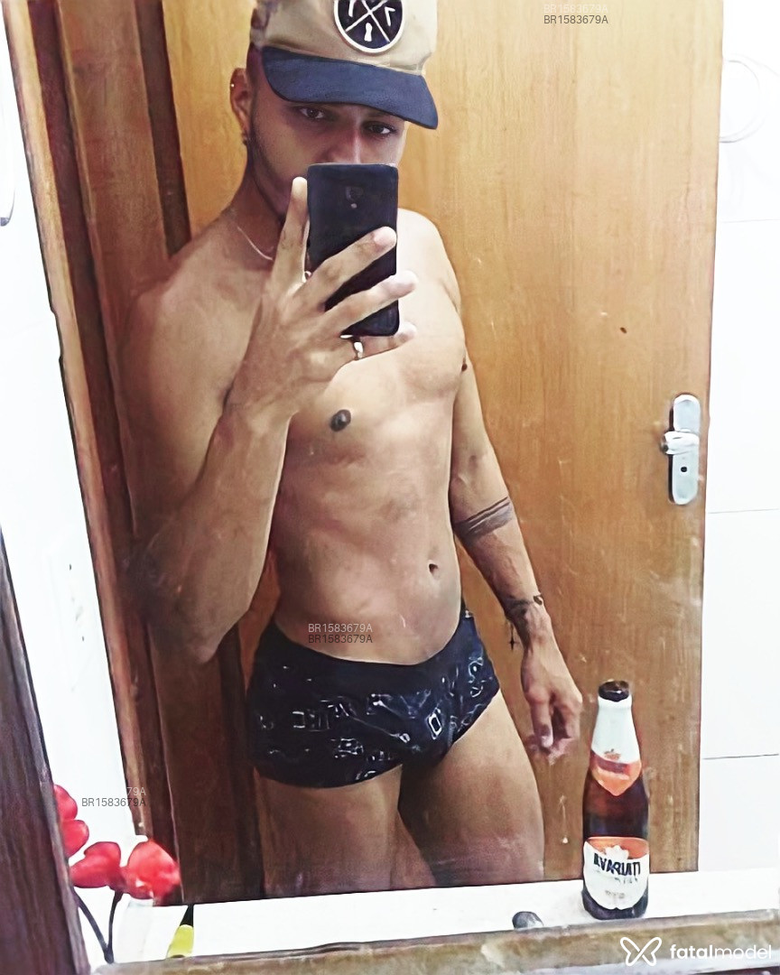 Acompanhante homem com cabelo castanho de olhos mel em Goiânia - Rafael Salles