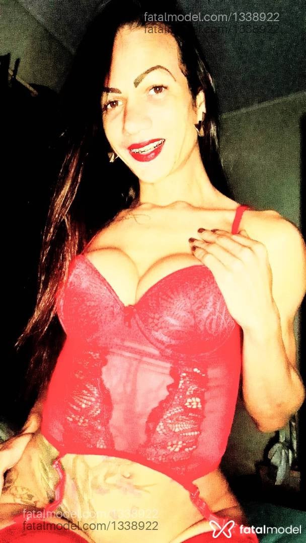 Acompanhante mulher trans com cabelo castanho de olhos castanhos em Araraquara - Lalinha Anaconda