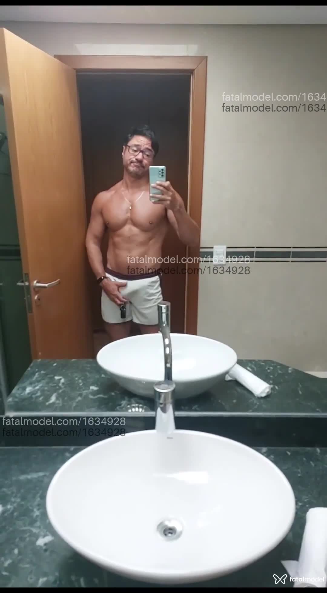 Acompanhante homem morena (o) de olhos castanhos em São Paulo - Viny Mayer