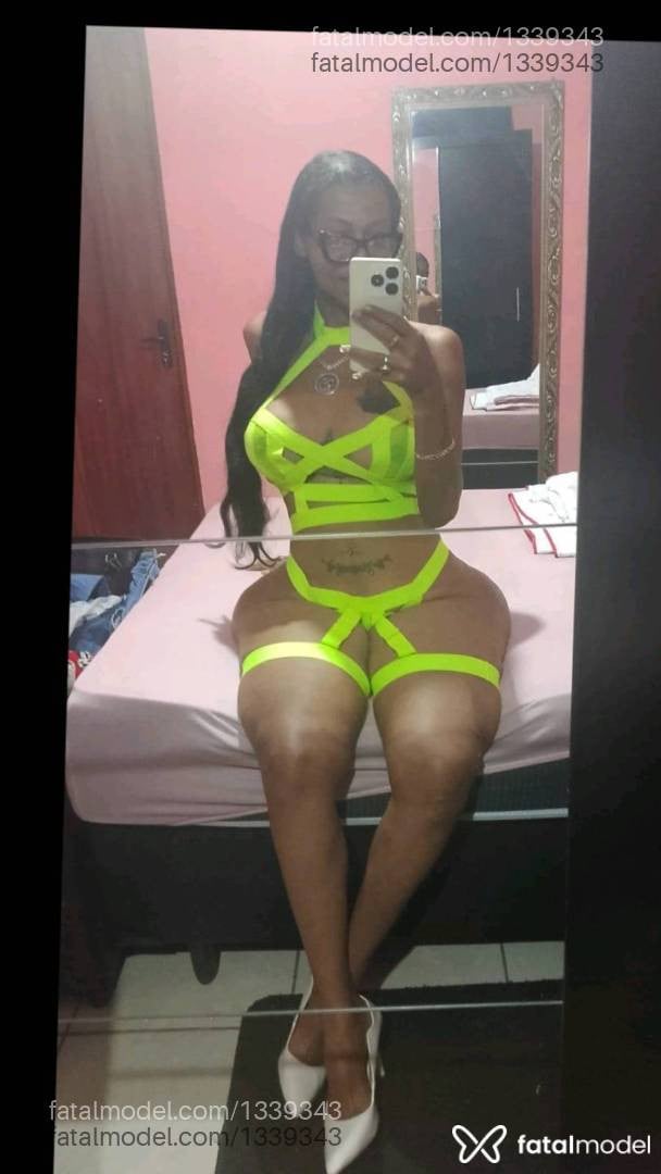 Acompanhante travesti loira (o) de olhos castanhos em Caldas Novas - Roberta