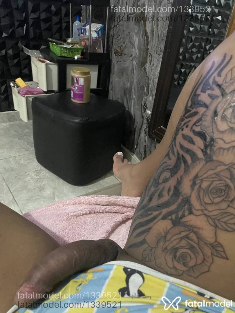 Acompanhante mulher trans morena (o) de olhos pretos - Fanny Acompanhante mulher trans morena (o) de olhos pretos - Fanny