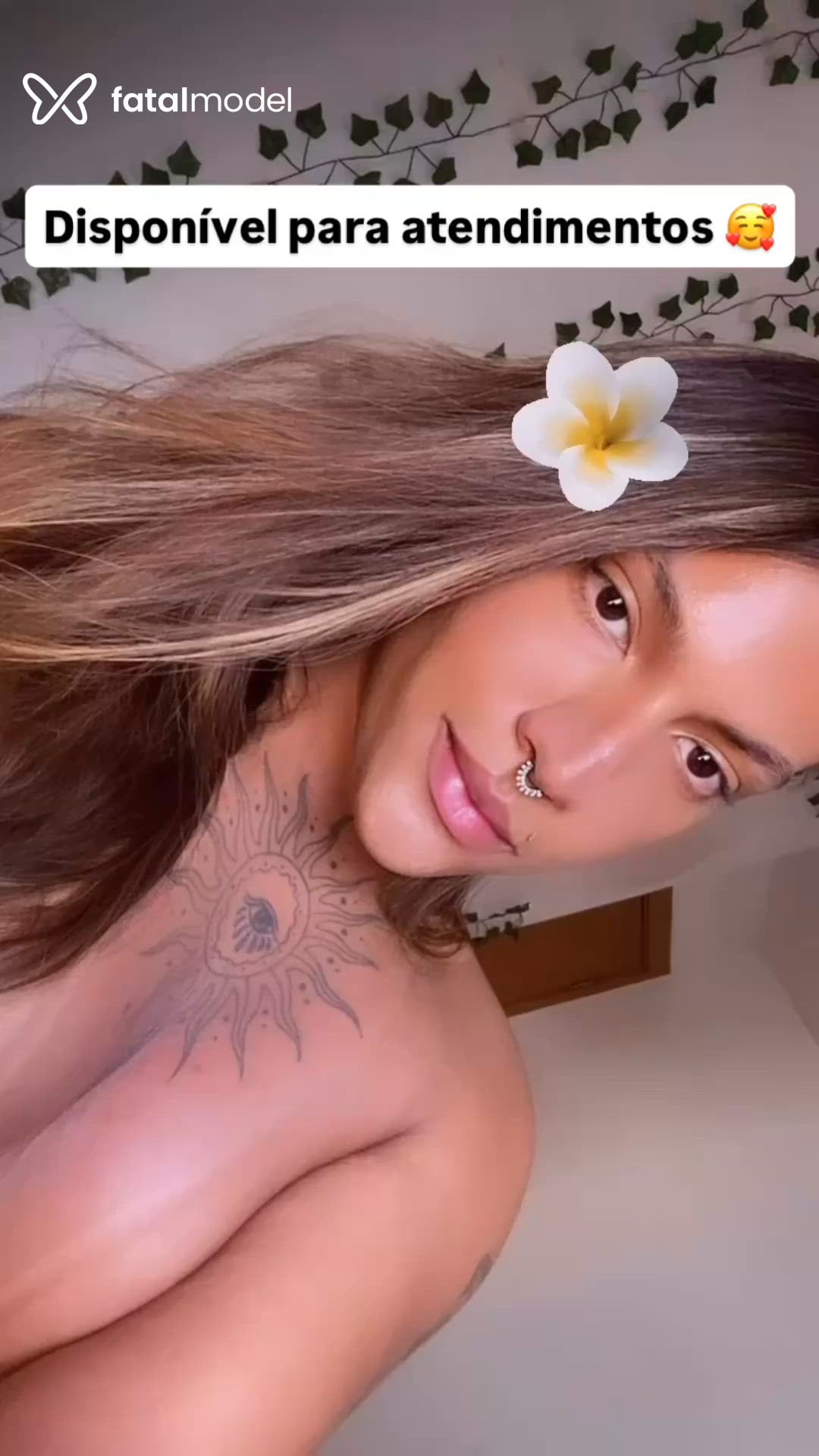 Acompanhante mulher trans com cabelo castanho de olhos castanhos em Bauru Acompanhante mulher trans com cabelo castanho de olhos castanhos em Bauru - SARA LEAO