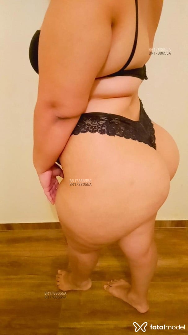Acompanhante mulher com cabelo castanho de olhos castanhos em Betim - Rebeca Garcia