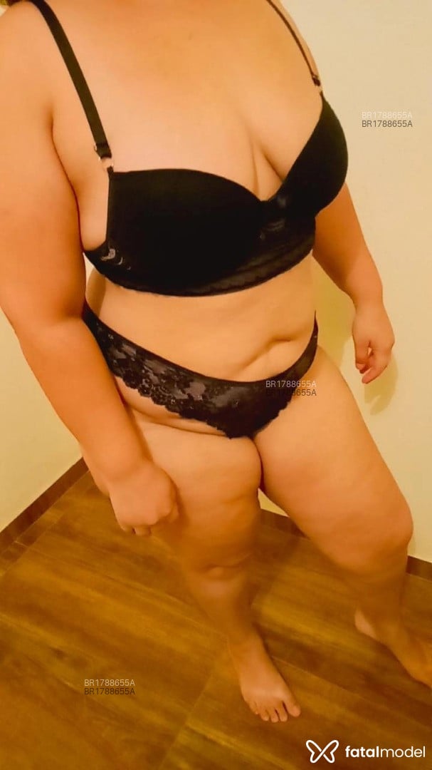 Acompanhante mulher com cabelo castanho de olhos castanhos em Betim - Rebeca Garcia