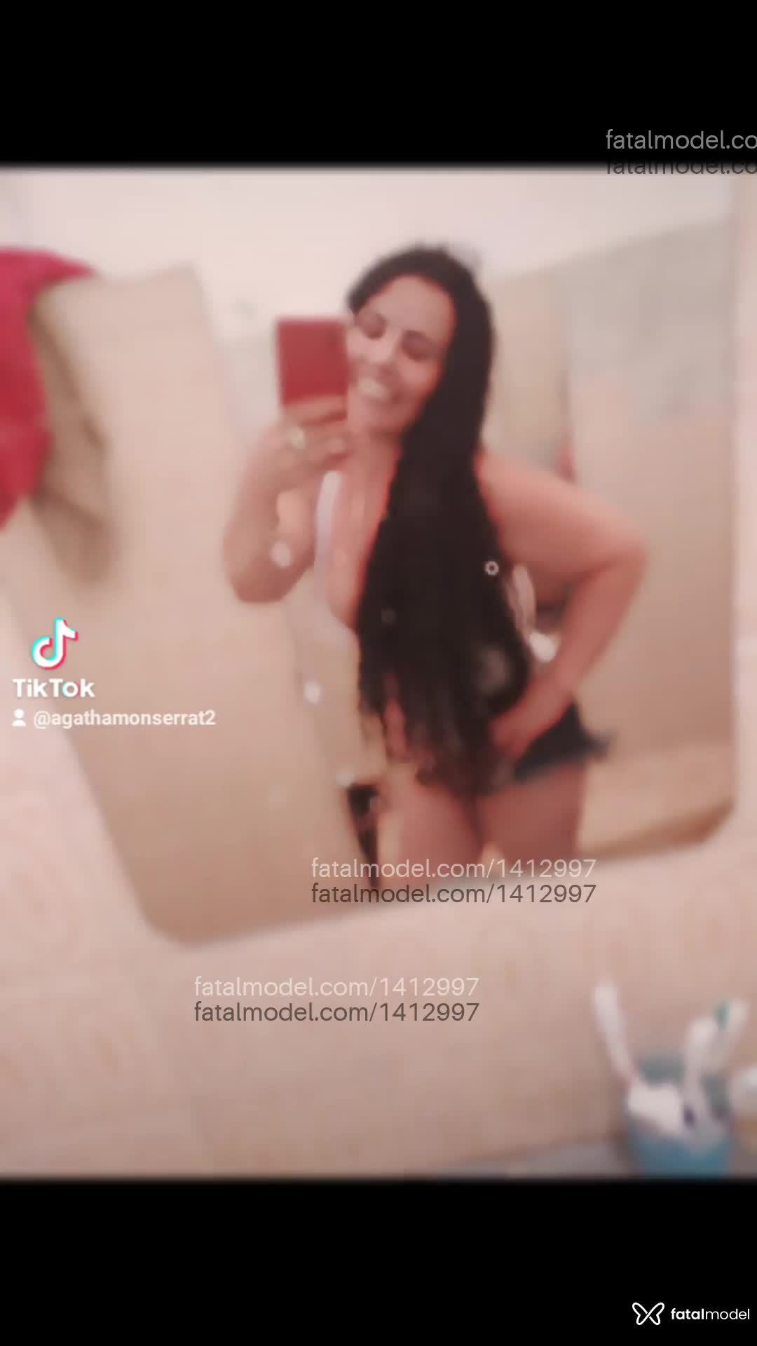 Acompanhante mulher com cabelo castanho de olhos mel em São Gonçalo - Núbia perola
