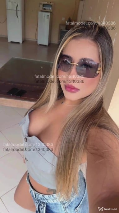 Acompanhante mulher loira (o) de olhos castanhos - Nicolly Fontiny