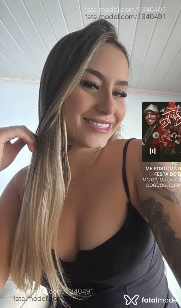 Acompanhante mulher loira (o) de olhos mel - Lawany Mello