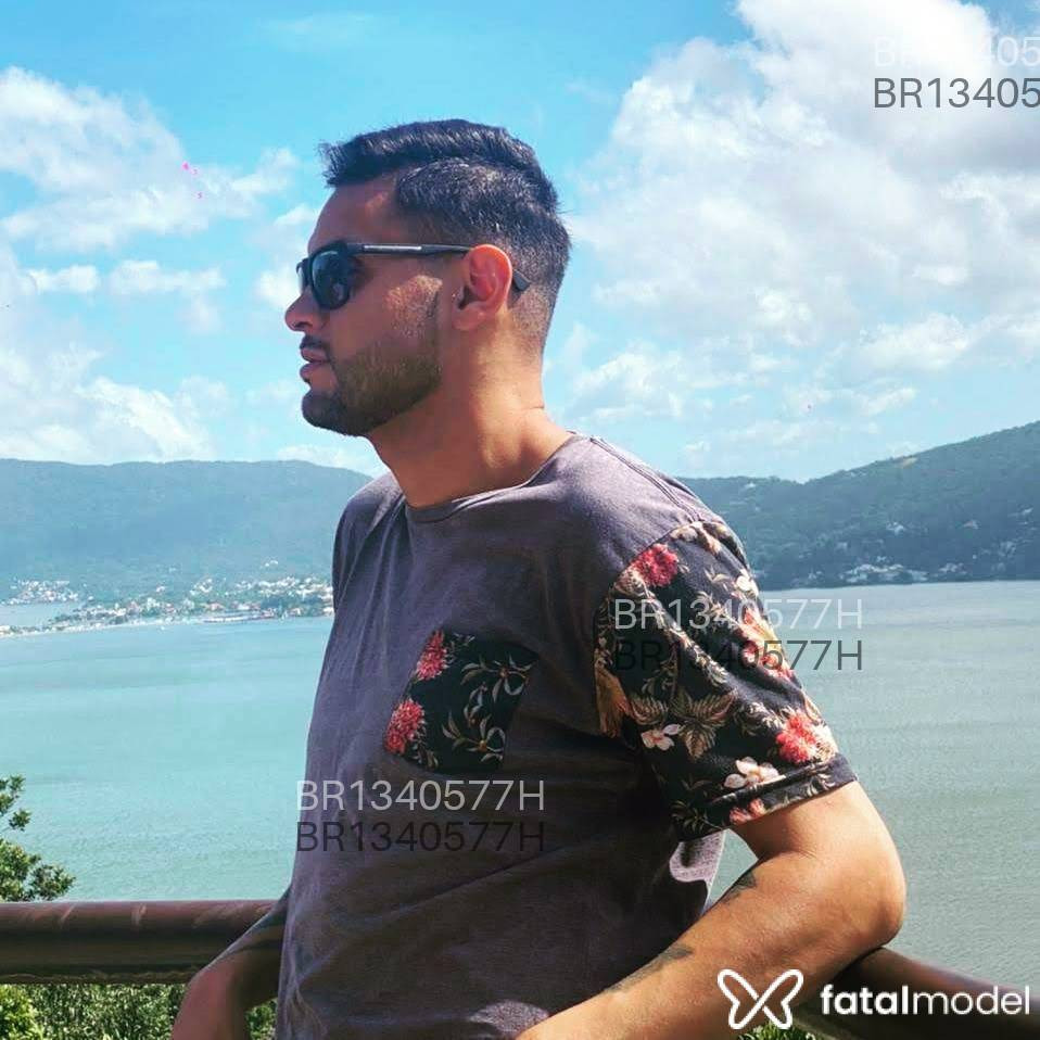 Acompanhante homem com cabelo castanho de olhos castanhos em Florianópolis - Lucas