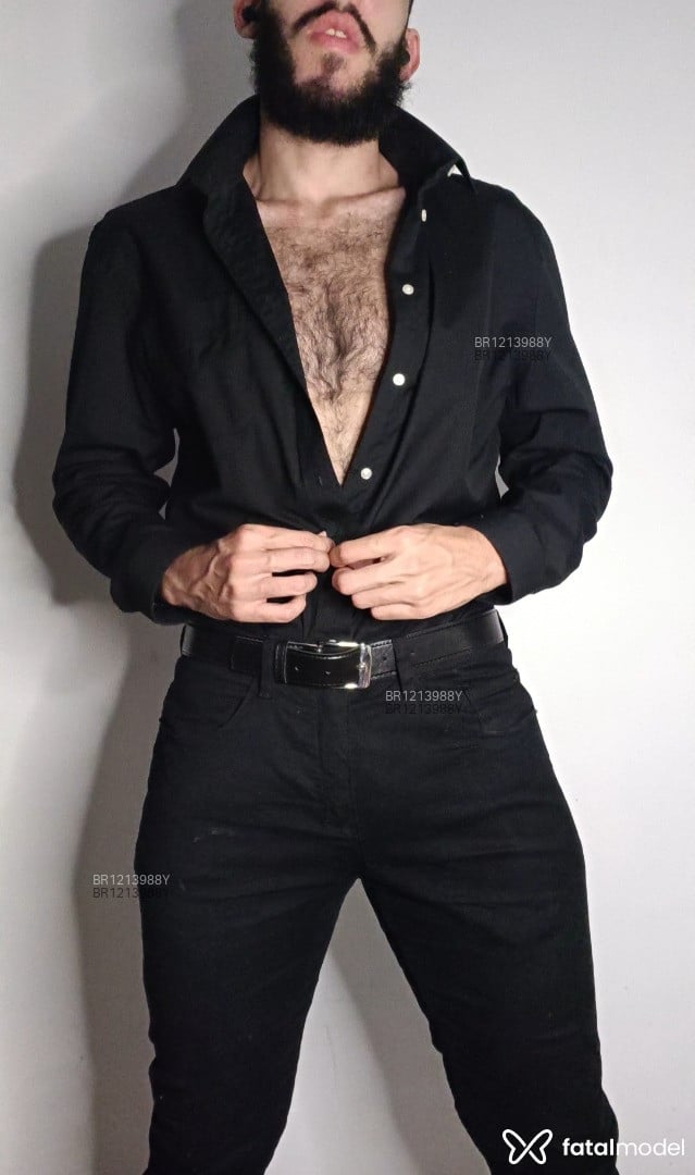 Acompanhante homem com cabelo castanho de olhos pretos em São Paulo - DOM Ricardo Felsen