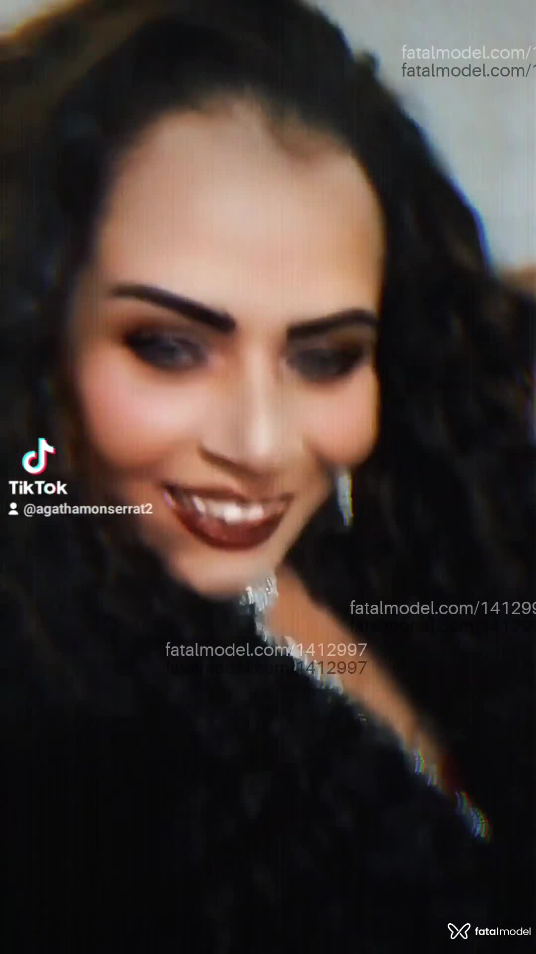 Acompanhante mulher com cabelo castanho de olhos mel em São Gonçalo - Núbia perola