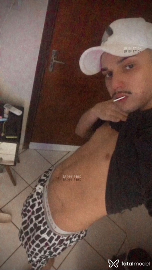 Acompanhante homem morena (o) de olhos castanhos em Fortaleza - Matheus Martins