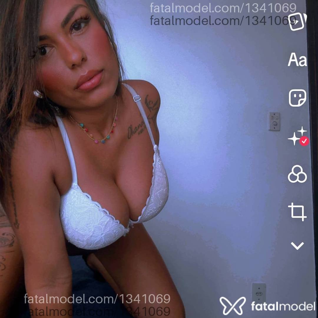 Acompanhante mulher com cabelo castanho de olhos castanhos - Amanda