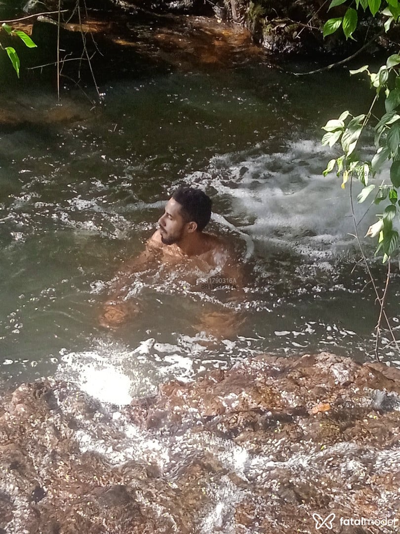 Acompanhante não-binário morena (o) de olhos castanhos em Itabuna - Stephan Davidson
