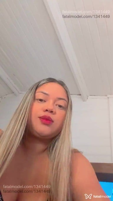 Acompanhante mulher loira (o) de olhos castanhos - Eduarda Sanches