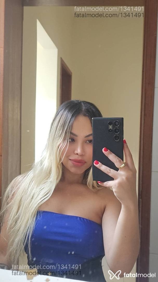 Acompanhante mulher morena (o) de olhos castanhos - Stephanie Lorraine