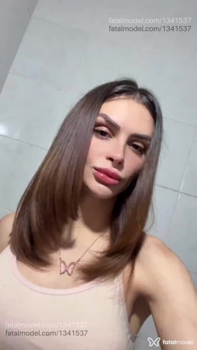Acompanhante mulher trans com cabelo castanho de olhos castanhos em Porto Alegre - Antonella
