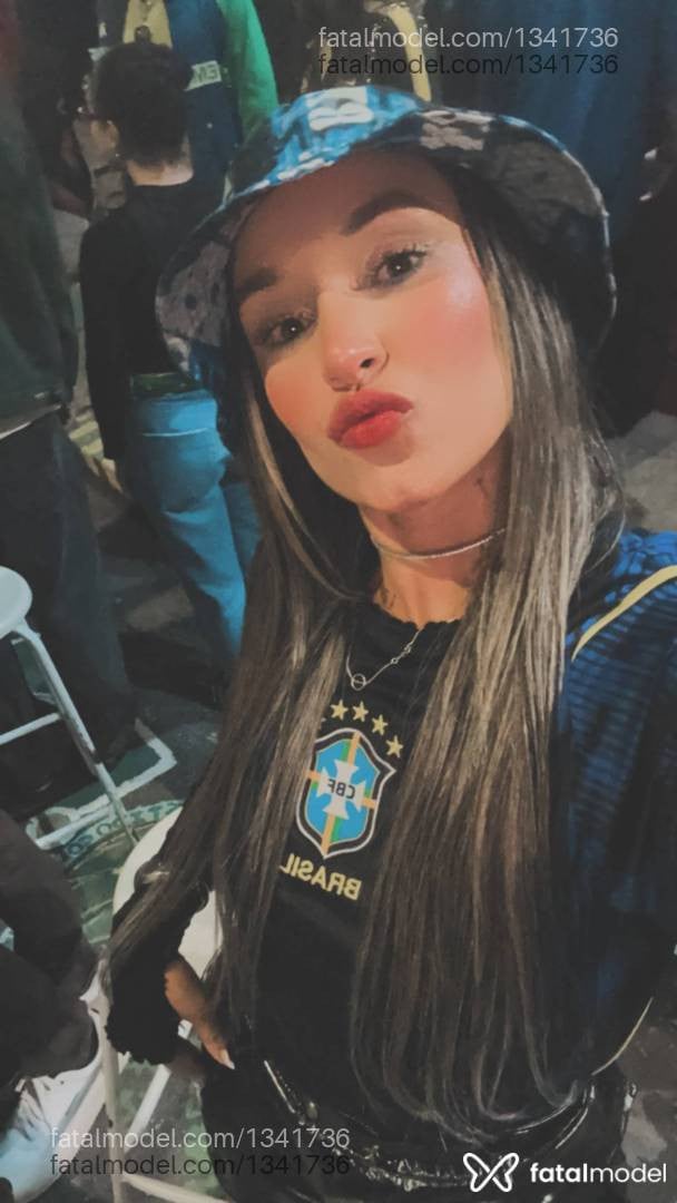 Acompanhante mulher loira (o) de olhos castanhos em Contagem - Valentina Duartte