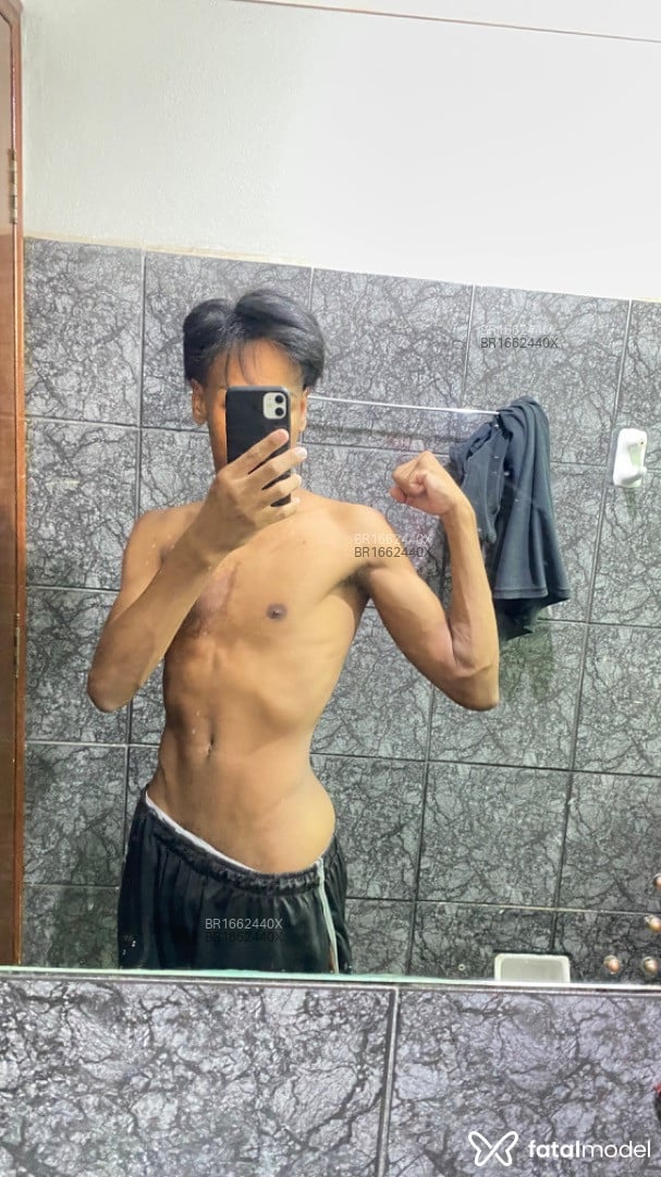 Acompanhante homem com cabelo castanho de olhos castanhos - Nicholas