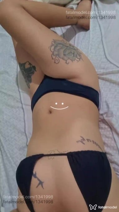 Acompanhante mulher com cabelo castanho de olhos castanhos em Ji-Paraná - Thata