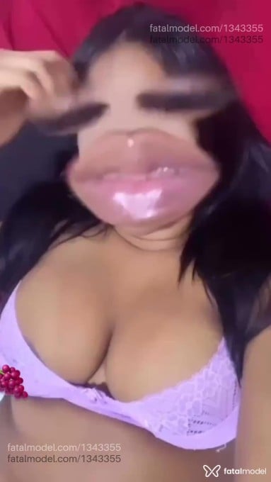 Acompanhante mulher morena (o) de olhos pretos em Teixeira de Freitas - Belly Bittencourt