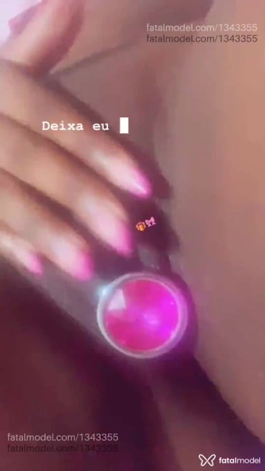 Acompanhante mulher morena (o) de olhos pretos em Teixeira de Freitas - Belly Bittencourt