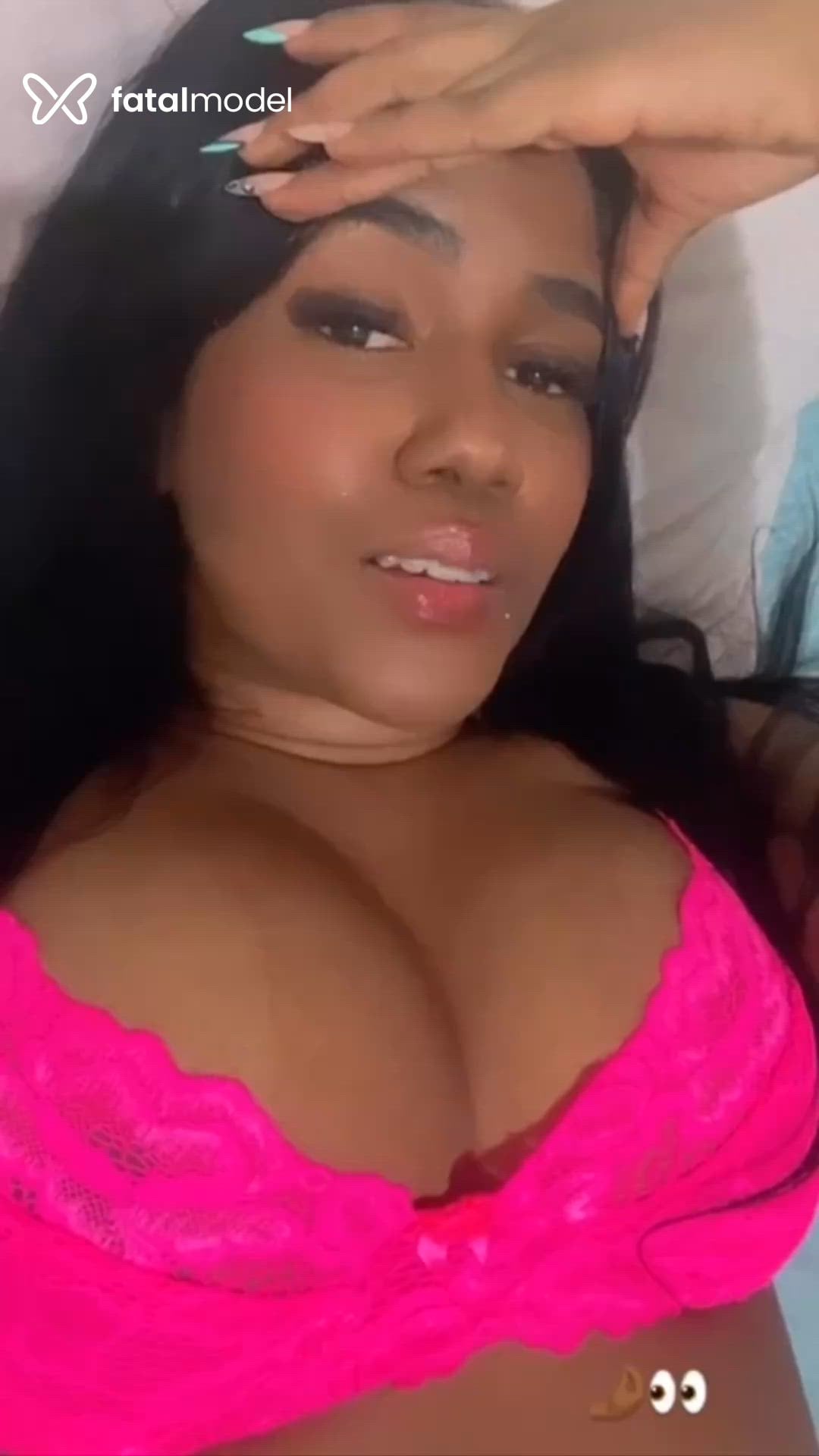 Acompanhante mulher morena (o) de olhos pretos - Belly Bittencourt
