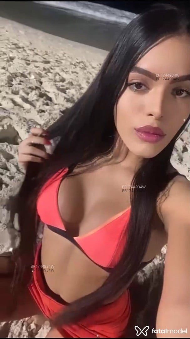 Acompanhante mulher com cabelo castanho de olhos castanhos em São Paulo - Emily Bela